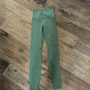 Lululemon wunder under size 2 28inch